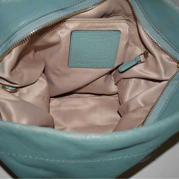 Coach - Picture 3 of 7